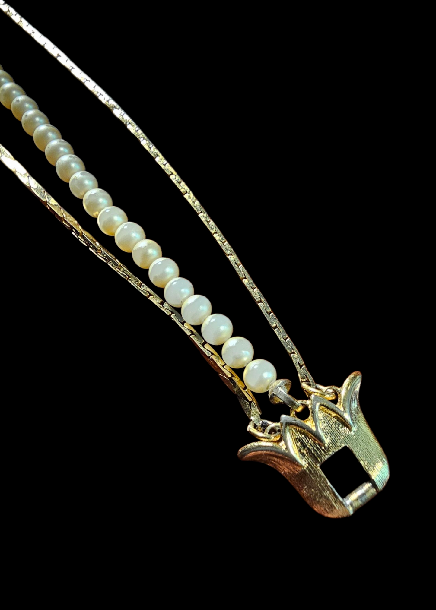 Trifari Bracelet 7" gold herringbone & faux pearl
