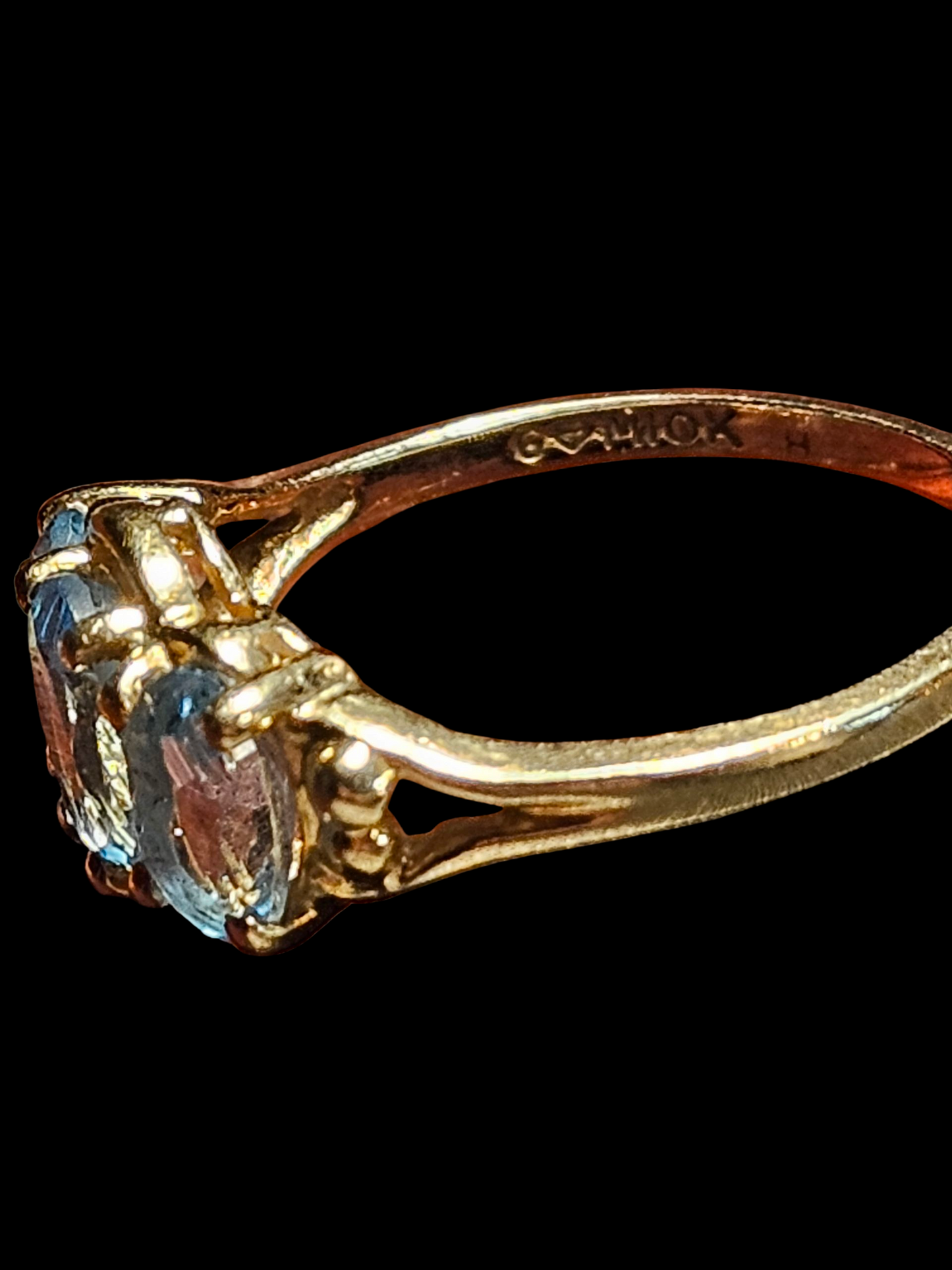 Blue topaz 3 stone 10k gold ring