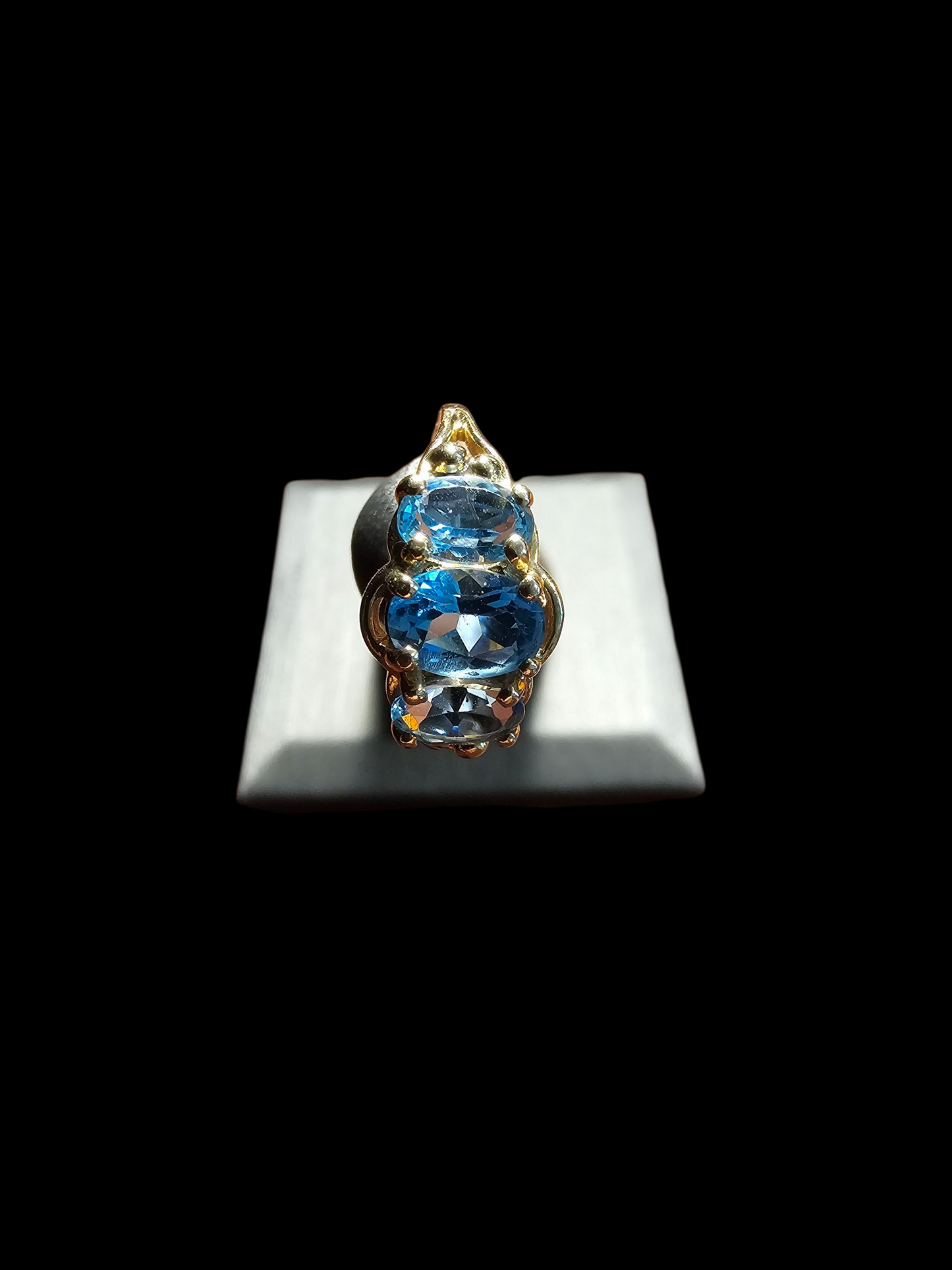 Blue topaz 3 stone 10k gold ring