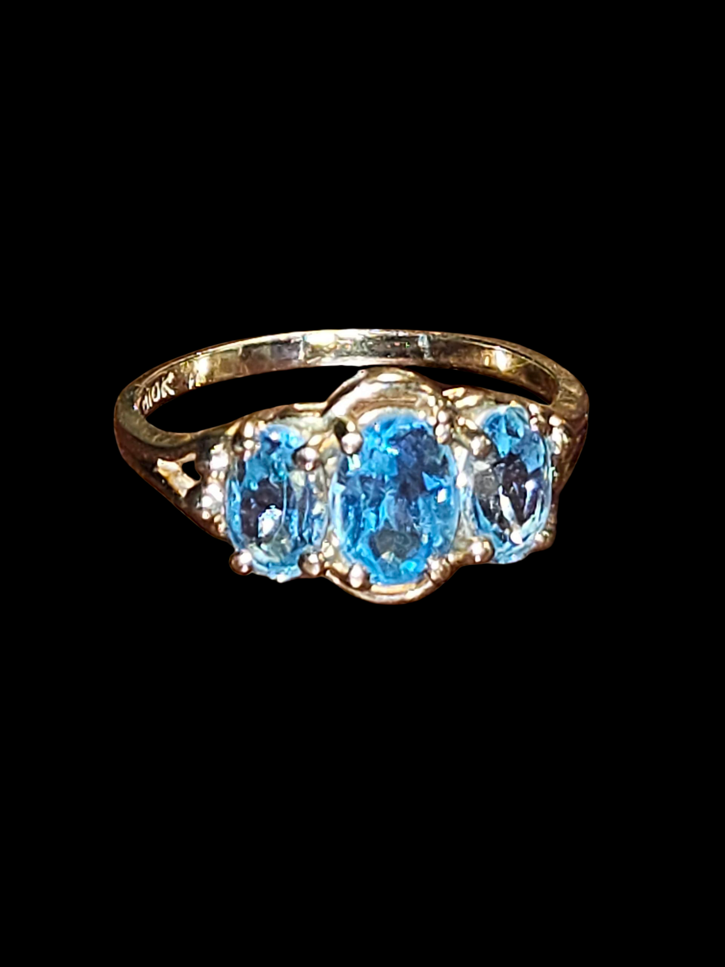 Blue topaz 3 stone 10k gold ring