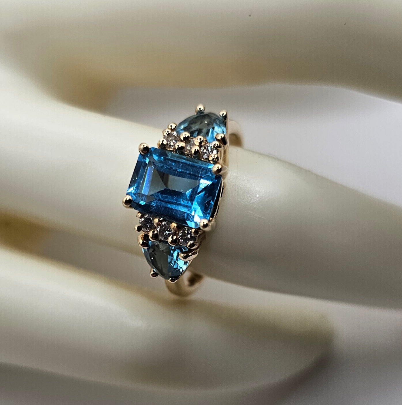 Blue topaz and diamond ring 14k yellow gold