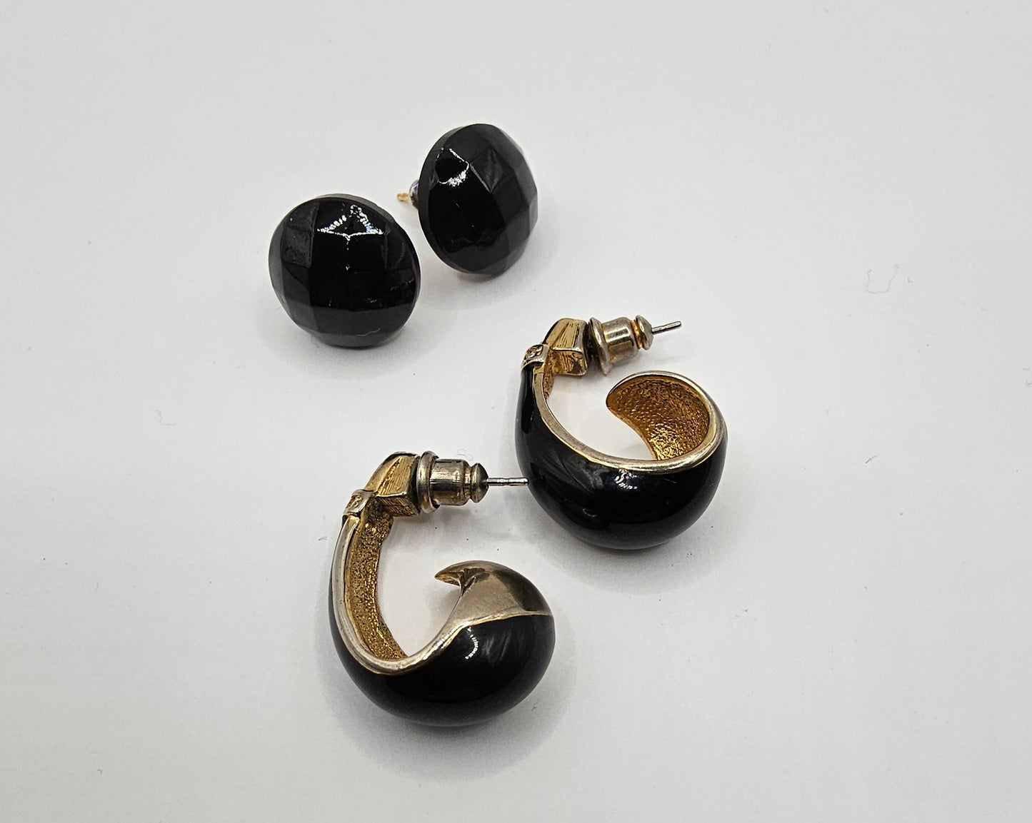 Retro Black & Gold Earrings 2 pair