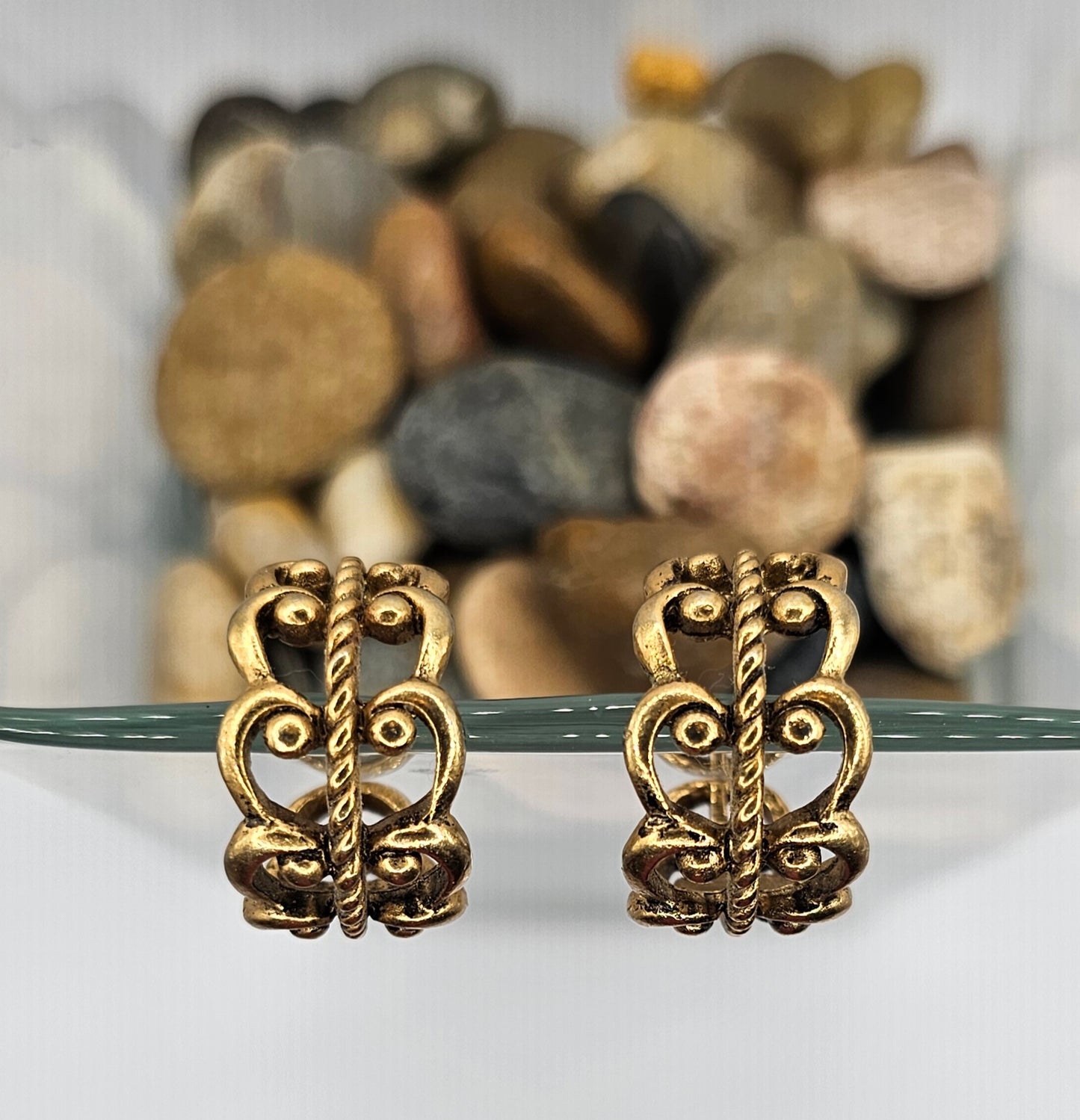 Vintage Avon Gold Tone Earrings