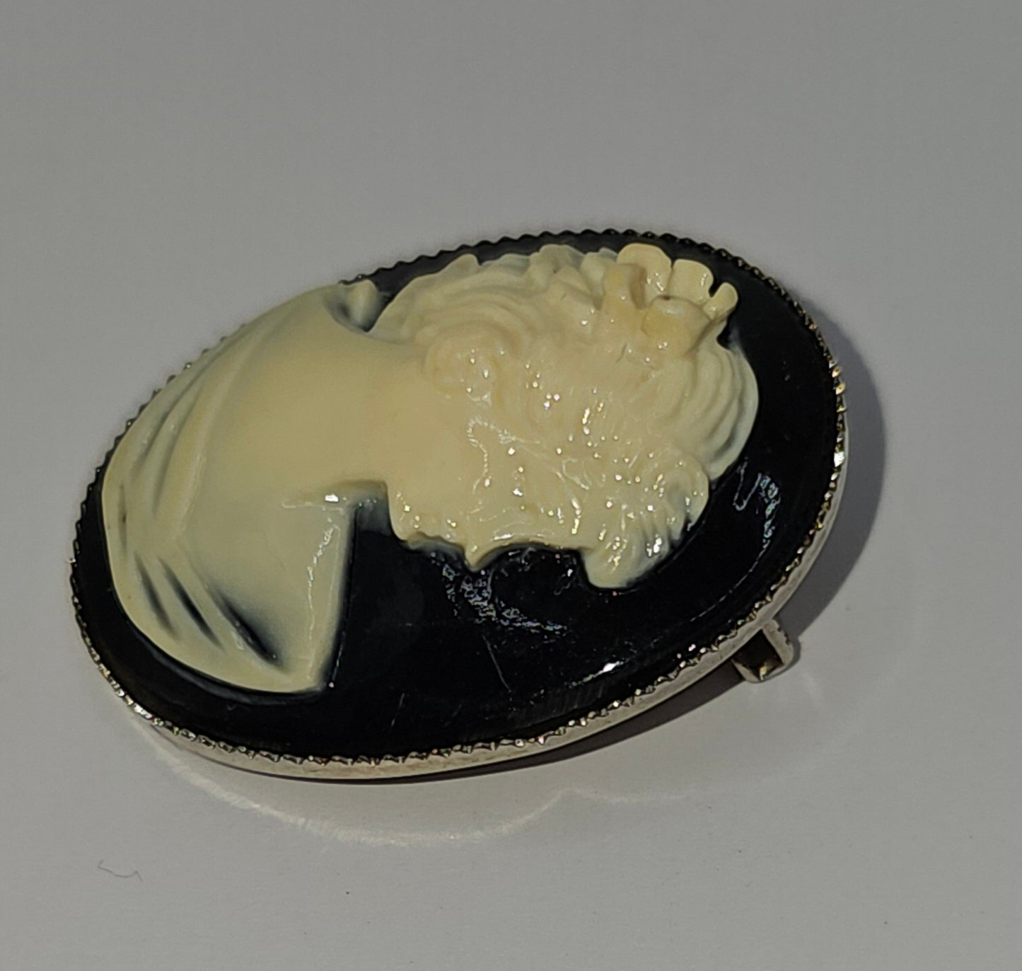 Vintage Cameo Brooch pin white figure, black background