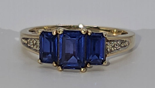 Sapphire and diamond ring